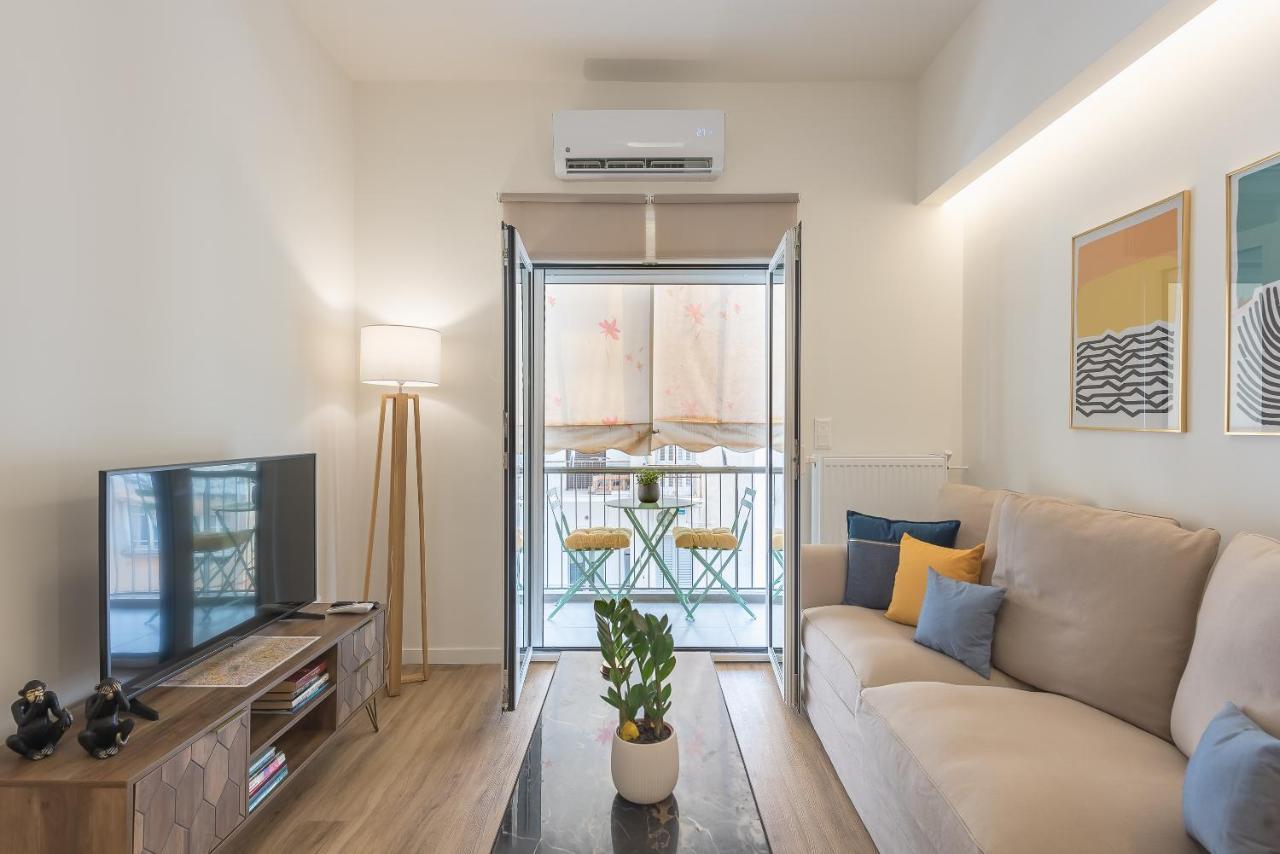 Chic And Comfort Home In Central Атина Екстериор снимка