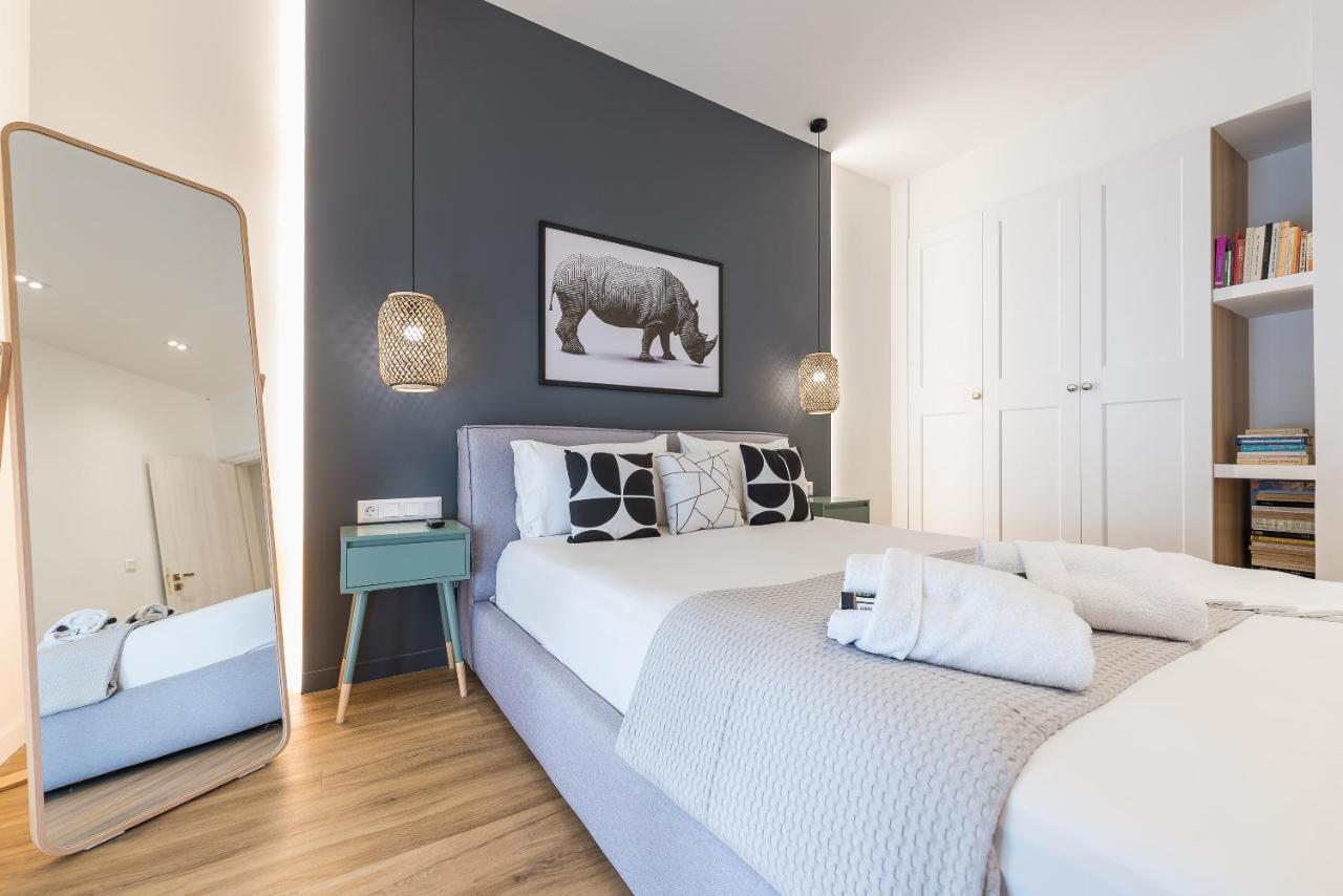 Chic And Comfort Home In Central Атина Екстериор снимка