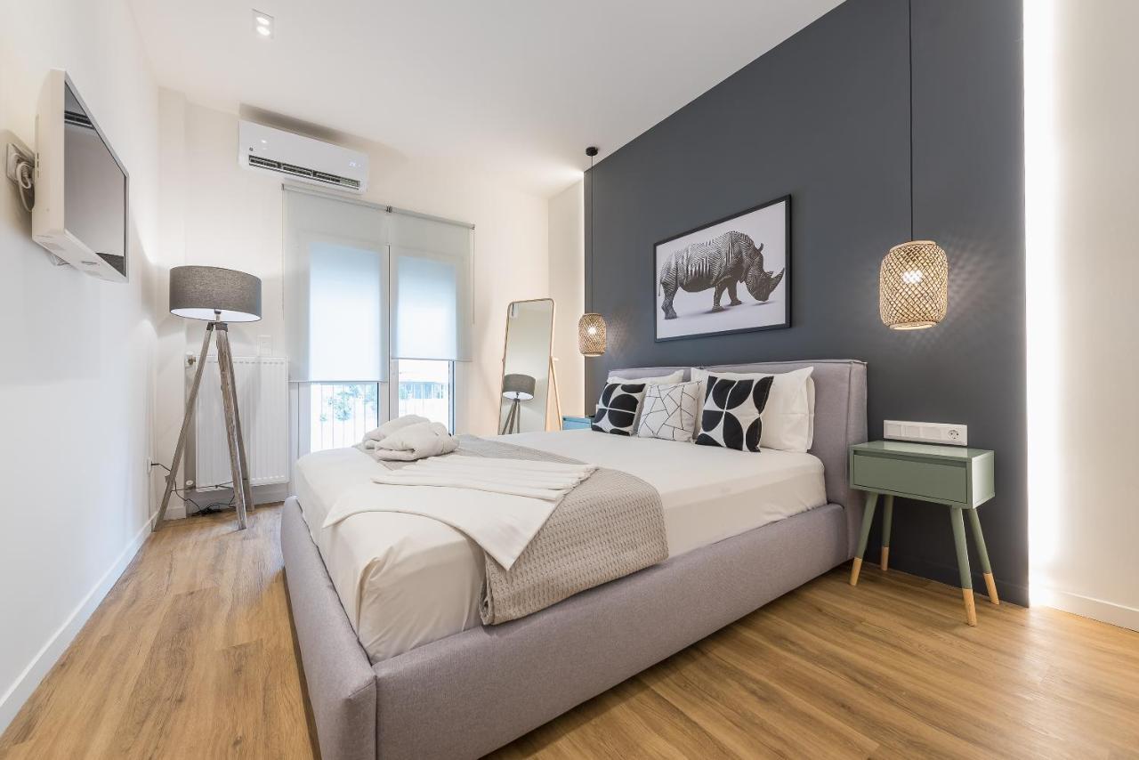 Chic And Comfort Home In Central Атина Екстериор снимка