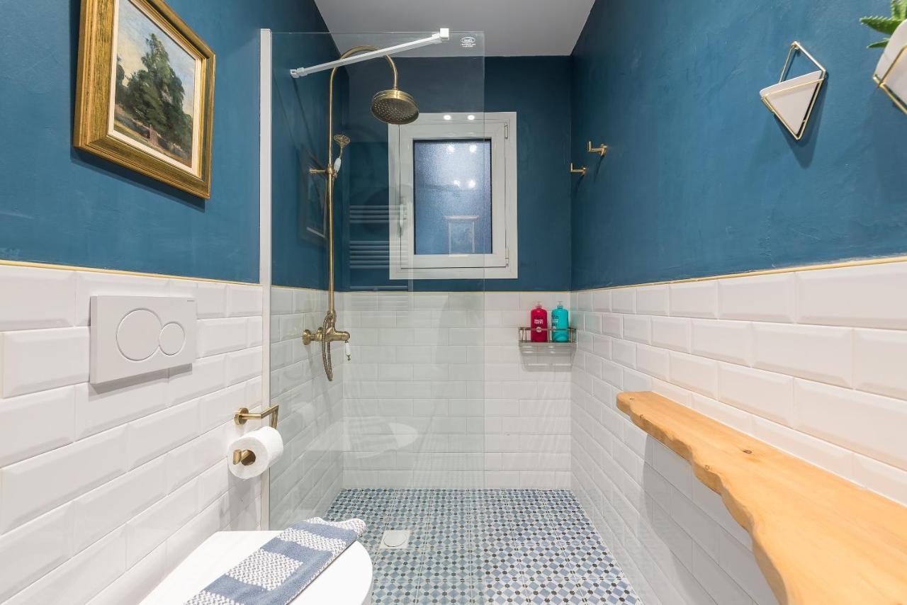 Chic And Comfort Home In Central Атина Екстериор снимка