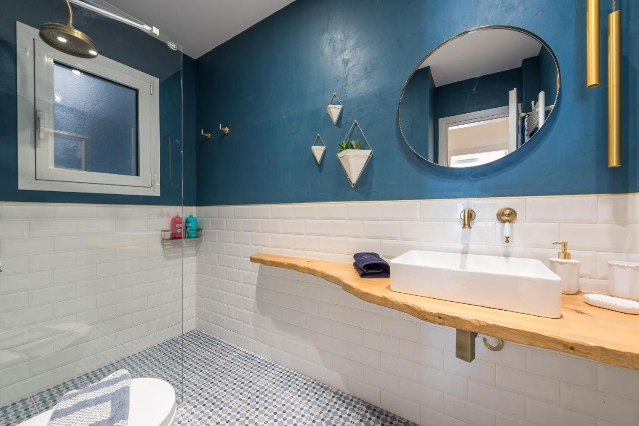 Chic And Comfort Home In Central Атина Екстериор снимка