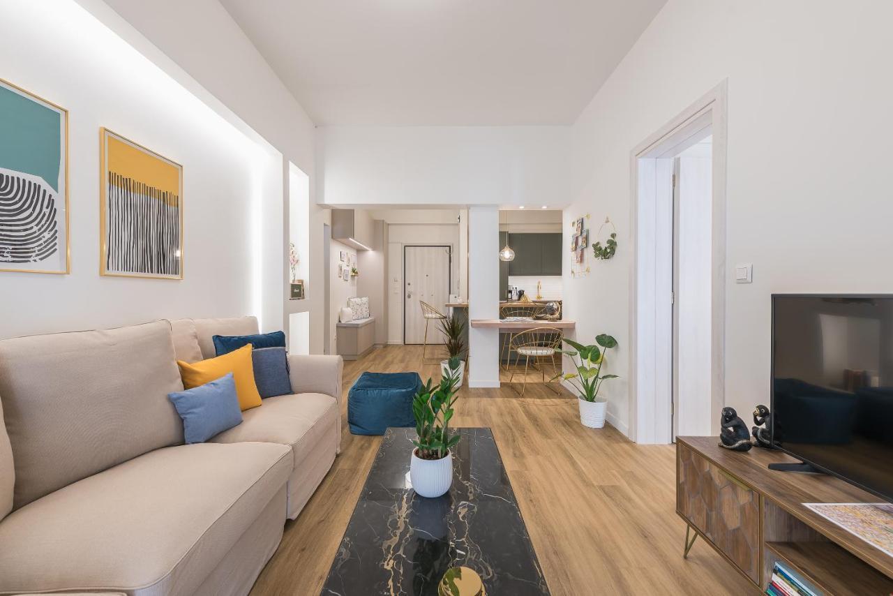 Chic And Comfort Home In Central Атина Екстериор снимка